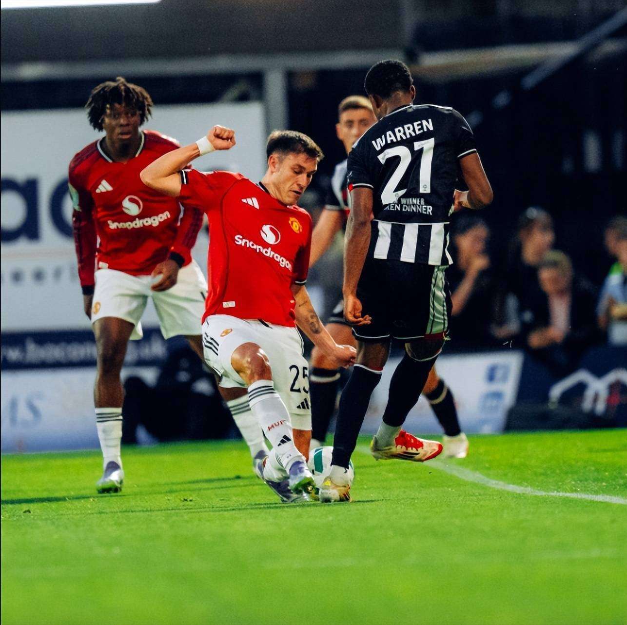 本菲卡发布备战花絮；关键时刻复出首秀；德国杯任务艰巨；赛季目标并未改变 -lpl电竞下注